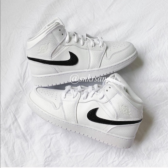 Mid Basket Blanche Femme Jordan Nike Custom Air Jordan Mid Sneakers